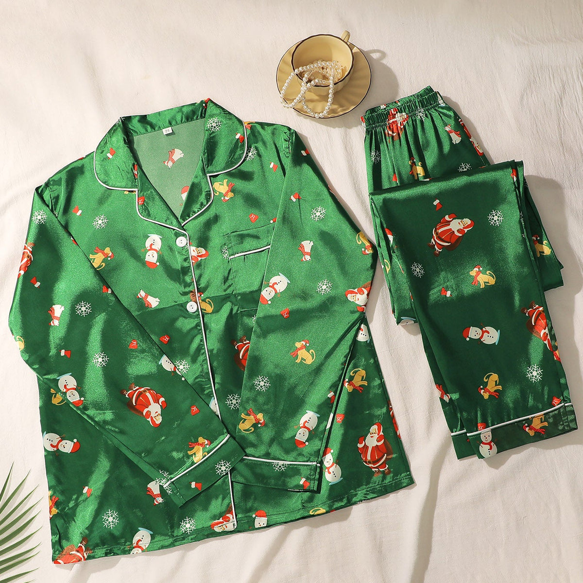 Women loungewear green printed Christmas pajama set