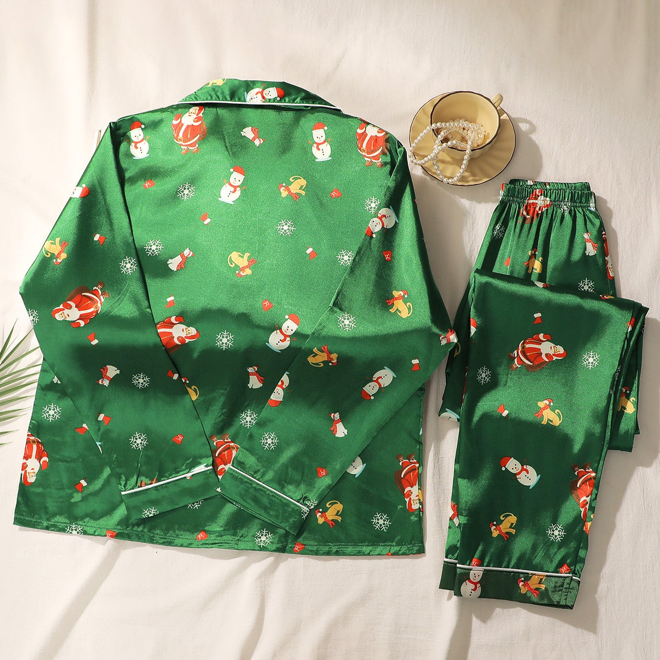 Women loungewear green printed Christmas pajama set