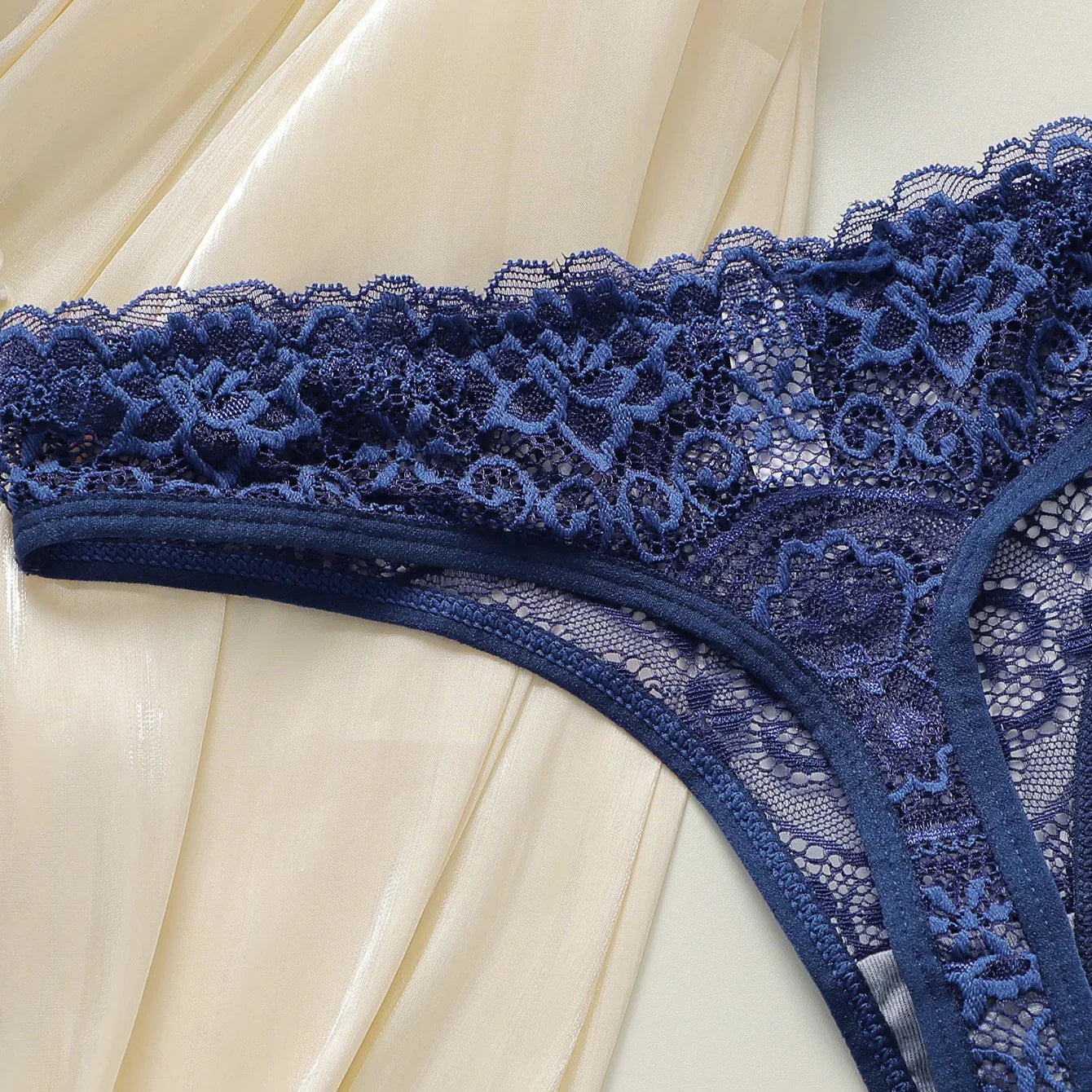 Viomisha 3pcs/Set Seamless Sexy Lace See-Through Ladies Panties With Floral Pattern Lingerie Comfortable andBreathable Underpants - Viomisha