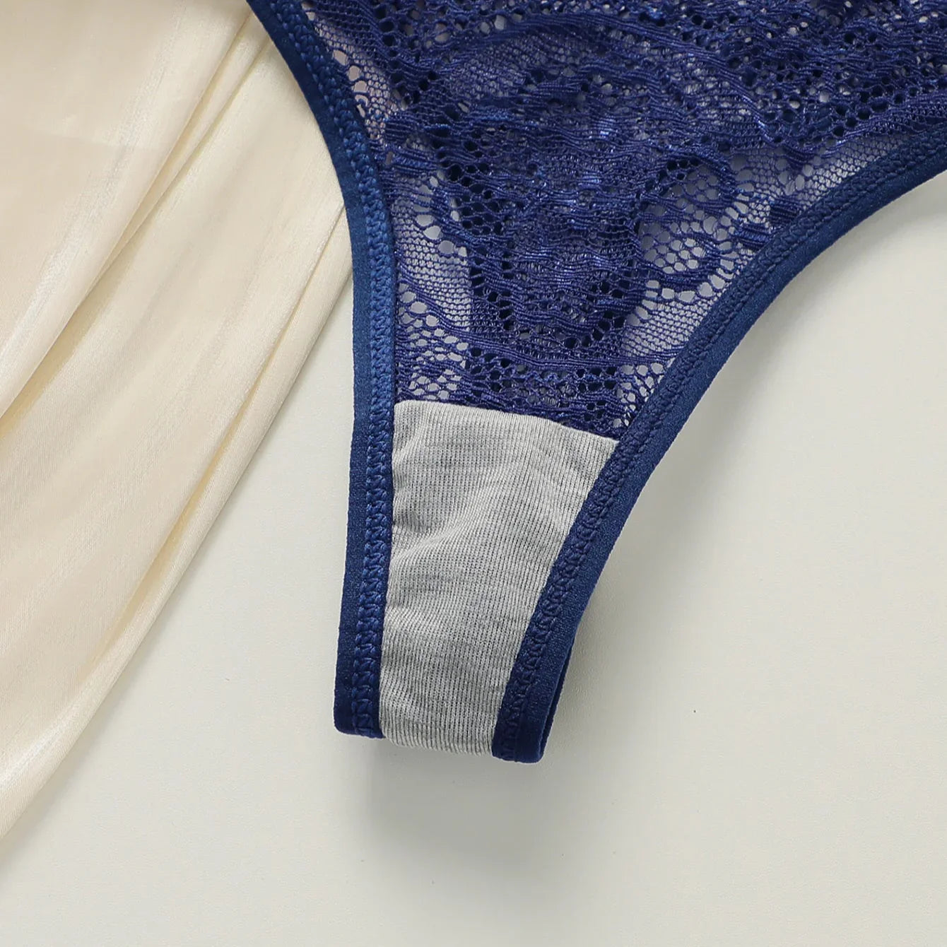 Viomisha 3pcs/Set Seamless Sexy Lace See-Through Ladies Panties With Floral Pattern Lingerie Comfortable andBreathable Underpants - Viomisha